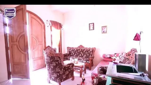 Potret Rumah Tasya Rosmala (sumber: youtube.com/PT. MUSIK PERDANA KREATIVA)