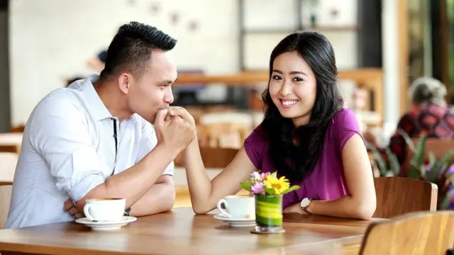 Nggak usah berharap si dia bakal peka kalau kamu bilang 'terserah'