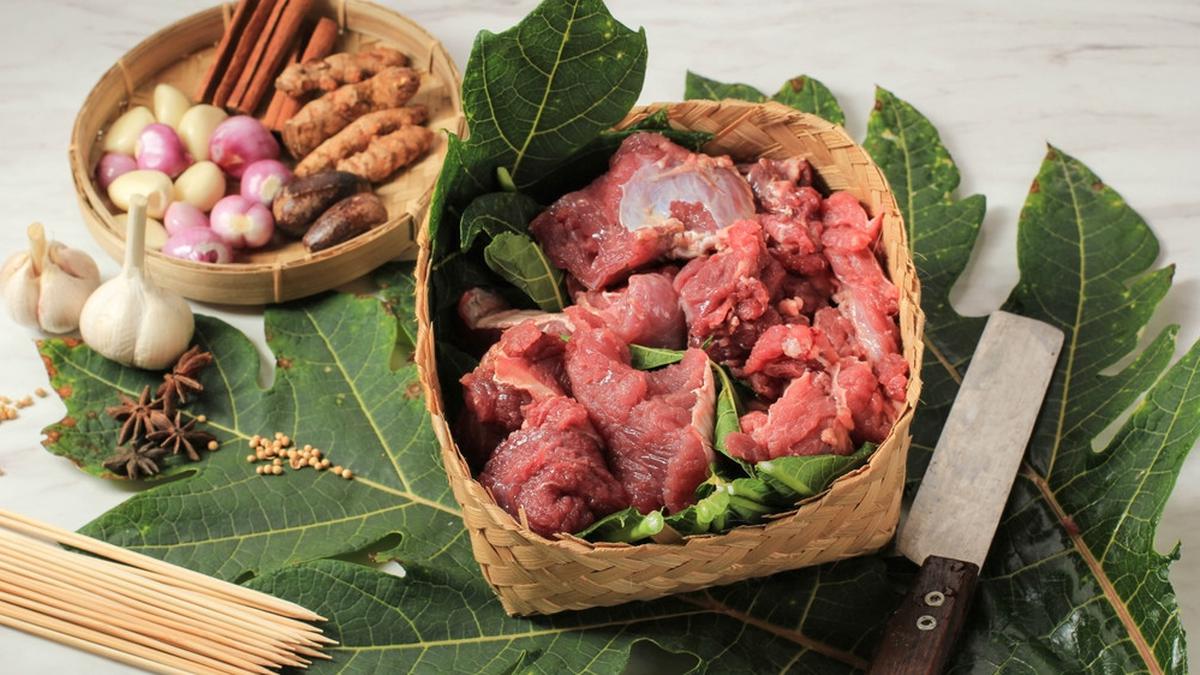 Cara Mengempukkan Daging dengan Daun Pepaya Agar Daging Tidak Hancur - Food Fimela.com