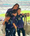 Antonella Roccuzzo memboyong ketiga putranya untuk menonton langsung Piala Dunia 2022 di Qatar.