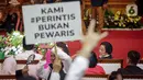 Ketua Umum Partai Demokrasi Indonesia Perjuangan (PDIP), Megawati Soekarnoputri terihat menghadiri dan menyaksikan langsung pengundian nomor urut capres-cawapres Pemilu 2024 di halaman gedung Komisi Pemilihan Umum (KPU), Jakarta. (Liputan6.com/Faizal Fanani)