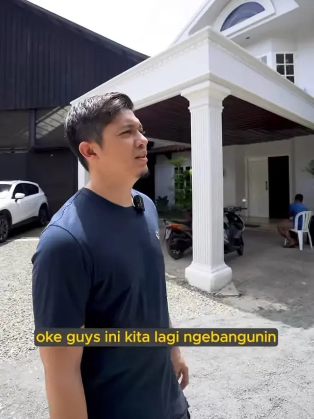 Irwansyah bangun garasi mobil Raffi Ahmad dan Nagita Slavina. [Foto: Instagram/irwansyah_15]