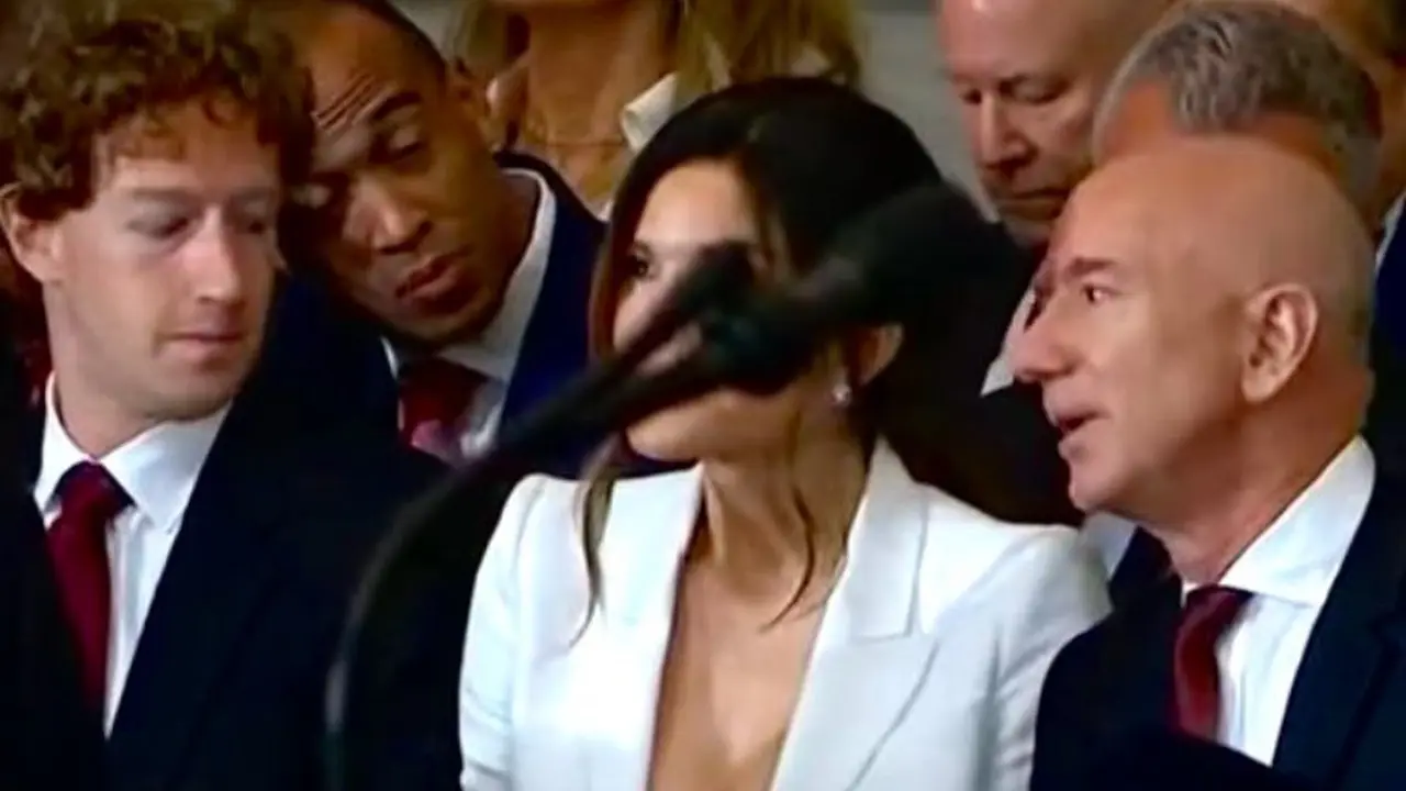 Mark Zuckerberg viral/X @artcande