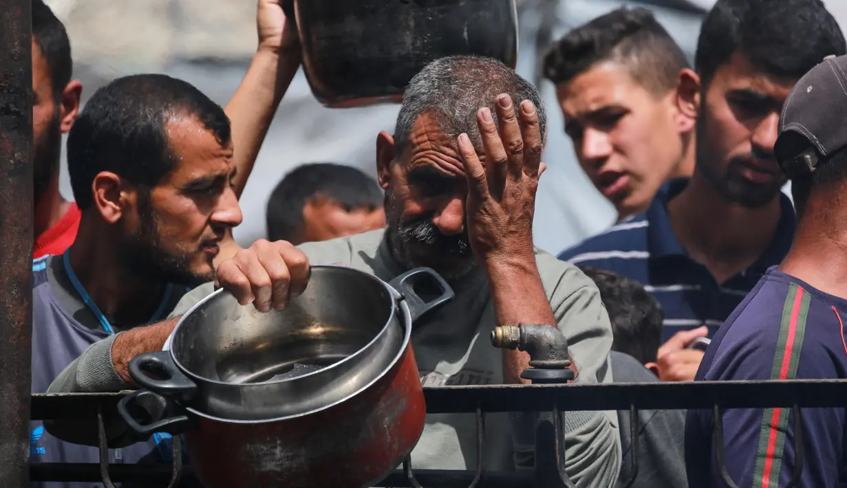 Sementara itu, Badan Bantuan dan Pekerjaan PBB untuk Pengungsi Palestina di Timur Dekat (UNRWA) mengatakan semakin lama blokade, semakin besar pula kerusakan yang tidak dapat diperbaiki terhadap kehidupan banyak orang di Gaza. (Bashar TALEB/AFP)