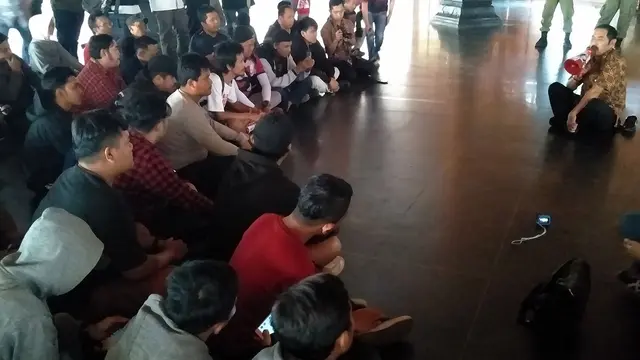 Persis Solo