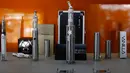 Berbagai bentuk dan jenis vape dijual disalah satu store vapor di Los Angeles , California 4 Maret 2014. Vape merupakan terobosan baru bagi para pengguna rokok konvensional dengan menyuguhkan berbagai varian rasa. (REUTERS / Mario Anzuoni)