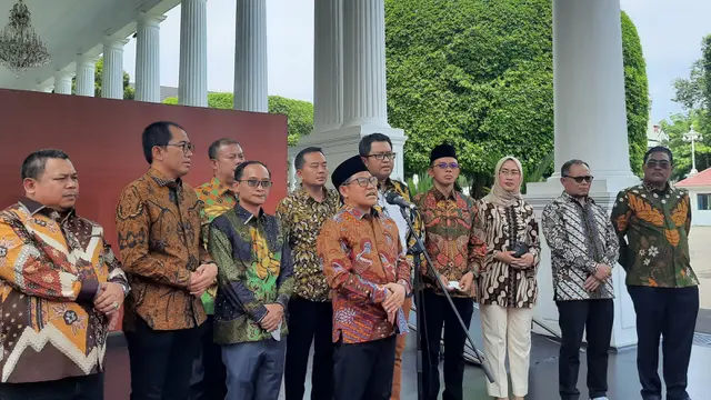 Ketua Umum Partai Kebangkitan Bangsa (PKB) Muhaimin Iskandar atau Cak Imin dan sejumlah kadernya
