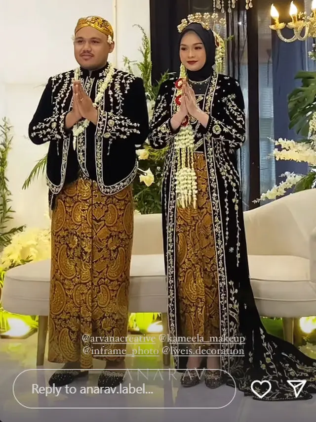 6 Potret Detail Penampilan Salma Salsabil di Hari Pernikahan, Pakai Busana Adat Jawa