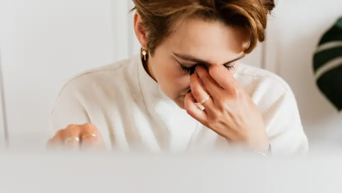 Ilustrasi mata sakit