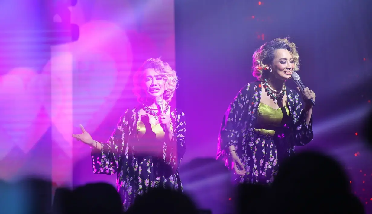 Acara 5 Cinta Concert dihelat di The Pallas SCBD, Jakarta Selatan Kamis (3/5/2018) sukses dihelat. Konser yang menampilkan lima penyanyi itu berlangsung meriah dengan penampilan masing-masing penyanyi. (Nurwahyunan/Bintang.com)