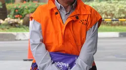 Mantan senior manager pemasaran PT Hutama Karya, Bambang Mustaqim tiba di Gedung KPK, Jakarta, Kamis (31/1). Bambang diperiksa sebagai tersangka terkait dugaan korupsi pembangunan tahap II Gedung IPDN di Rokan Hilir. (Merdeka.com/Dwi Narwoko)