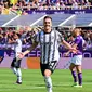 Arkadiusz Milik mencetak gol Juventus ke gawang Fiorentina pada laga Liga Italia di Artemio Franchi, Sabtu (3/9/2022). (AFP/Vincenzo Pinto)