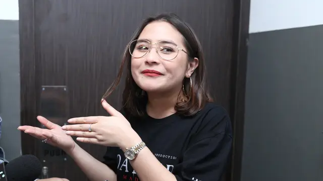 [Bintang] Prilly Latuconsina