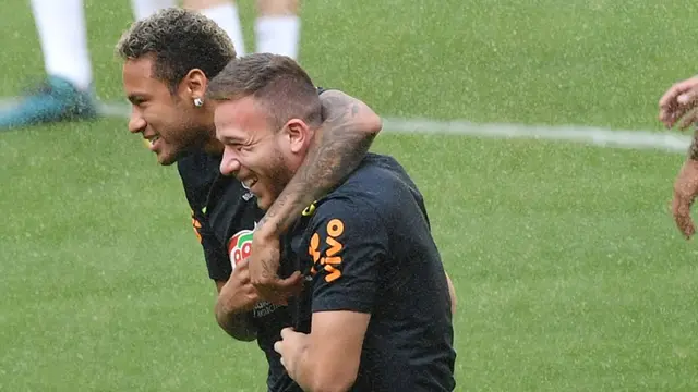Neymar dan Arthur Melo