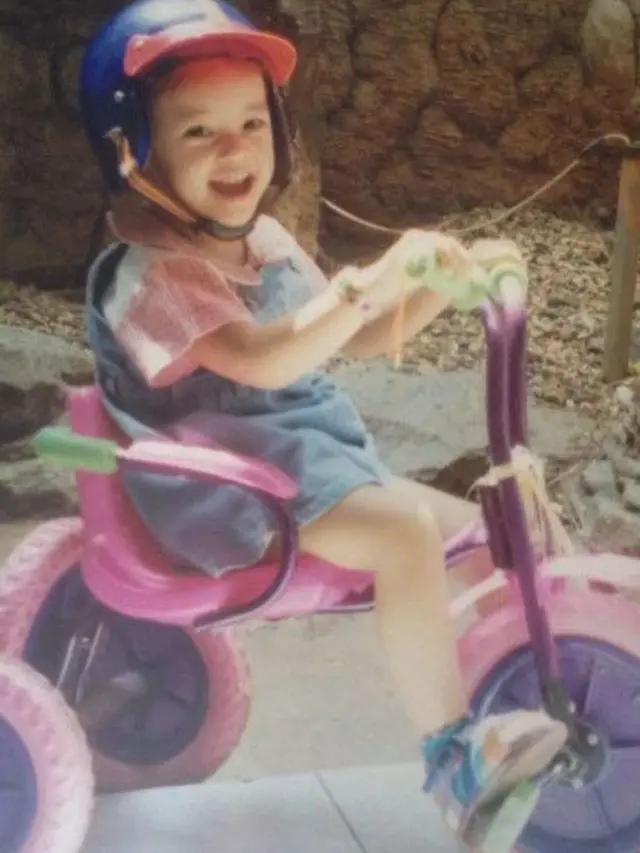 Genap 26 Tahun, Ini 7 Potret Masa Kecil Anya Geraldine yang Menggemaskan