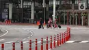 Suasana Bandara Soekarno Hatta, Tangerang, Banten, Sabtu (25/4/2020). Pemerintah melalui Kementerian Perhubungan menghentikan sementara aktivitas penerbangan komersil terjadwal baik dalam dan luar negeri terhitung mulai 24 April hingga 1 Juni 2020. (Liputan6.com/Johan Tallo)