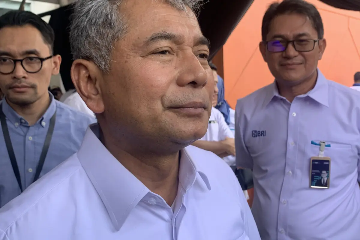 Direktur Utama PT Bank Rakyat Indonesia Tbk (BRI) Sunarso, di Jakarta International Velodrome, Jakarta pada Senin (12/2/2024). BRI akan membagikan dividen Rp 48 triliun. (Natasha/Liputan6.com)