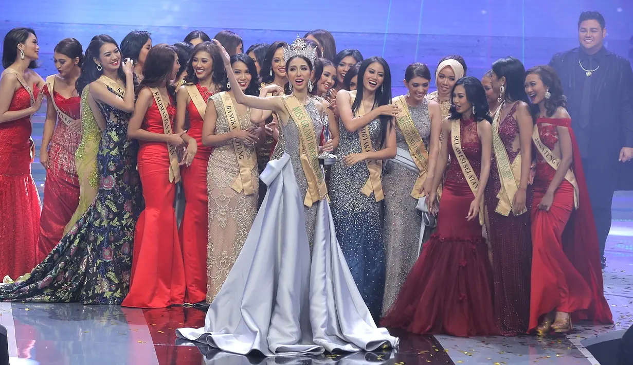 Ajang Miss Grand Indonesia 2018 sendiri ditutup dengan merdunya suara Rizky Febian dan Sheryl Sheinafia dengan lagu Sweet Talk. (Deki Prayoga/Bintang.com)