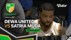 Berita video highlights laga seri ketiga IBL (Indonesia Basketball League) 2022 antara Dewa United Surabaya melawan Satria Muda yang berakhir dengan skor tipis 60-55, Rabu (9/3/2022) siang hari WIB.