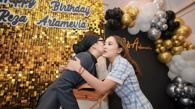 Diangkat Menjadi Anak Tahun 2013, Ini 6 Potret Reza Artamevia dan Baby Mamesah
