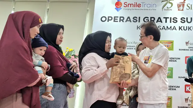 Sido Muncul Salurkan Bantuan Rp325 Juta untuk Operasi Gratis Sumbing Bibir di RS Hermina Galaxy