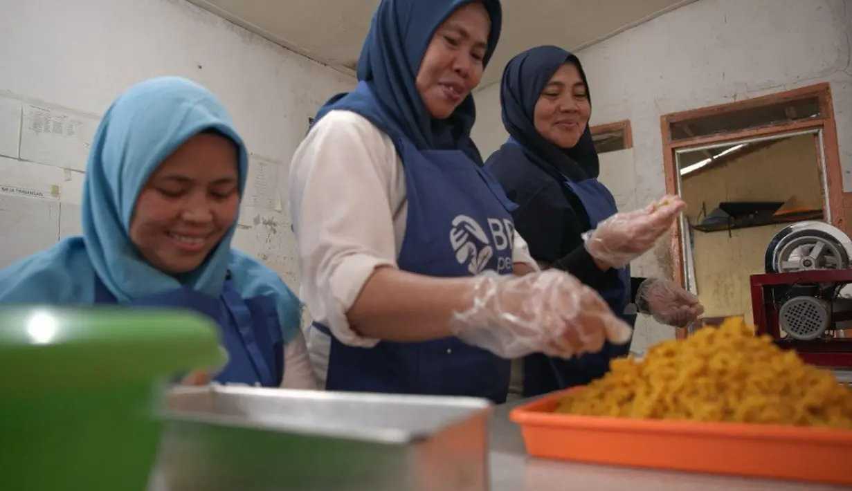 KWT Bina Tani Mysari Pala dibentuk pada 2015 sebagai wadah belajar dan mengembangkan usaha bersama. Berawal dari menjual pala segar, para anggota mulai mengolahnya menjadi manisan, sirup, dan permen pala. (Adv/BRI)