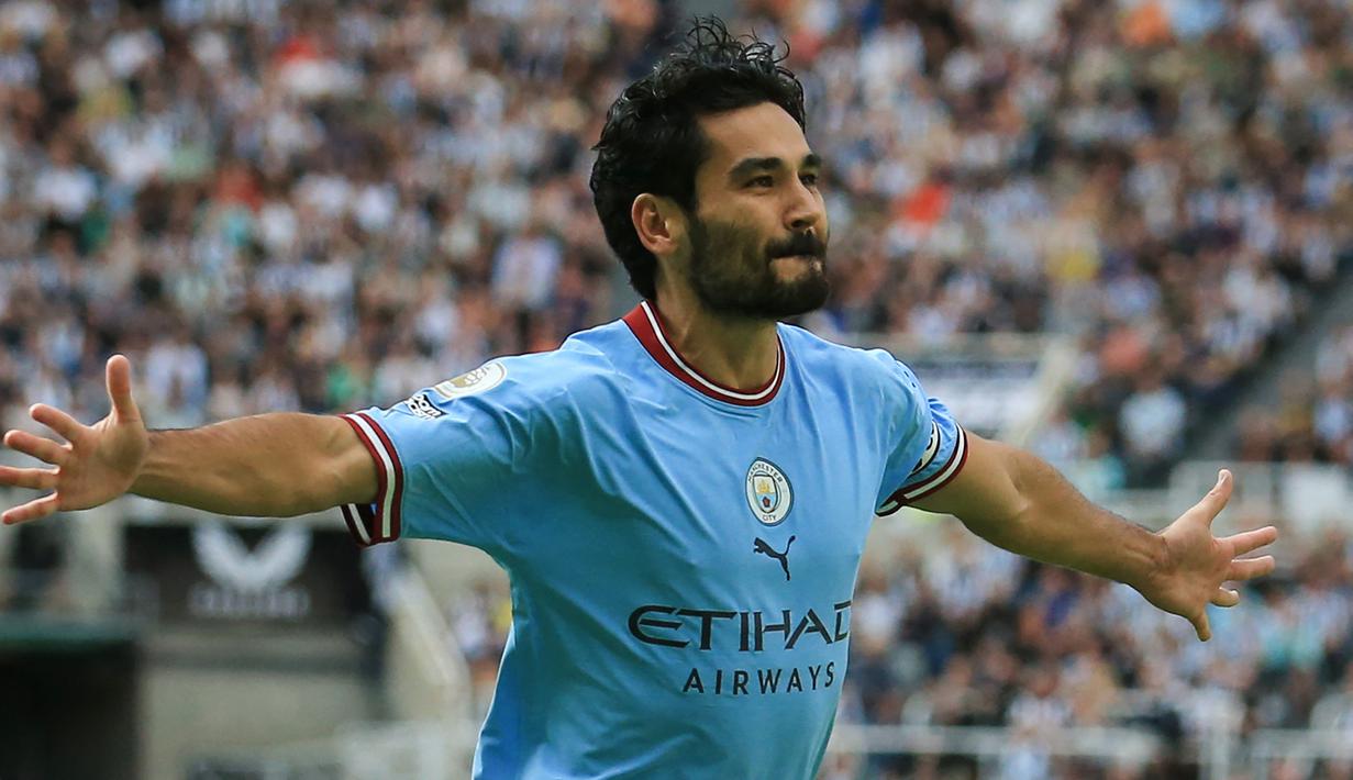 Ilkay Gundogan. Gelandang Jerman berusia 31 tahun ini akan mengakhiri kontrak keduanya yang berdurasi 3 tahun bersama Manchester City pada akhir musim 2022/2023. Ia didatangkan pada awal musim 2016/2017 dari Borussia Dortmund dengan nilai transfer 27 juta euro dengan durasi kontrak 4 tahun. Hingga kini ia telah tampil dalam 266 laga bareng The Citizens di semua ajang dengan torehan 51 gol dan 34 assist. Kabarnya Barcelona siap menampungnya musim depan. (AFP/Lindsey Parnaby)