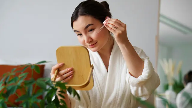 7 Rekomendasi Perawatan Kulit Dasar agar Wajah Tetap Awet Muda