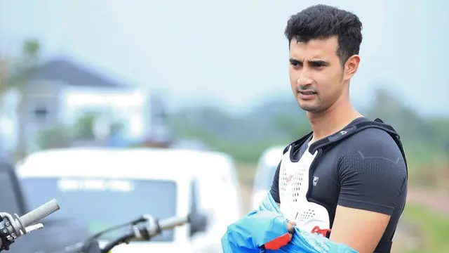 Gaya Ali Syakieb Saat Olahraga Motocross