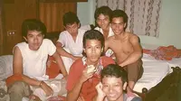 7 Potret Lawas Ahmad Dhani Bareng Teman Akrab, Kenang Masa Lalu