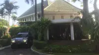 Djarot Saiful Hidayat segera meninggalkan rumah dinas gubernur (Liputan6.com/ Delvira Chaerani Hutabarat)