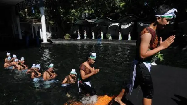 Ritual padusan di Pengging, Banyudono, Boyolali, Jawa Tengah, Sabtu (4/5/2019).