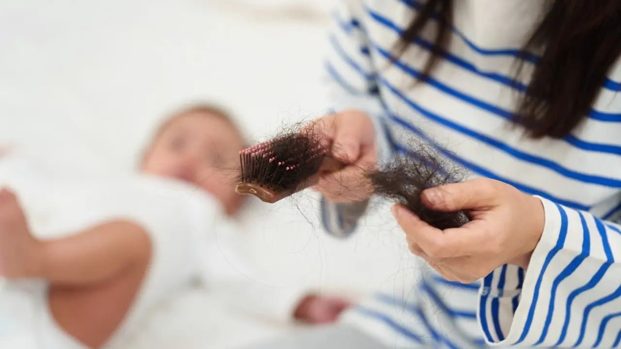 Rambut Rontok Setelah Melahirkan, Jangan Disepelekan! Intip Rekomendasi Perawatan untuk Mengembalikan Kesehatannya