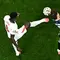 Hujan Tekel dan Nol Gol di Babak Pertama Inggris vs Argentina