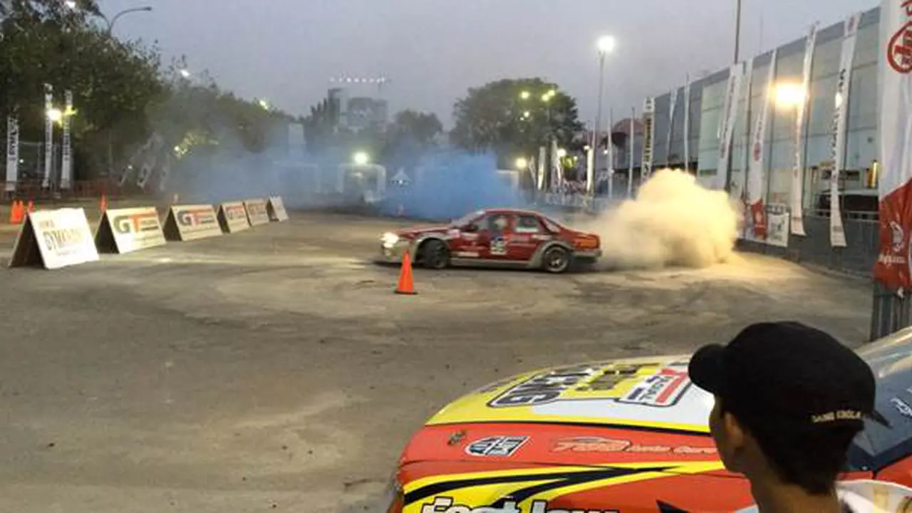 60 Pembalap Adu Skill di Gymkhana Race War 2014