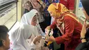 Sebanyak 50 murid penyandang disabilitas mengikuti edukasi kesehatan gigi dan praktik menyikat gigi di LRT Jabodebek rute Stasiun Halim–Stasiun Jatimulya, Selasa (28/7/2026). (Istimewa)