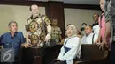La Nyalla Mattalitti sebelum menjalani sidang di Pengadilan Tipikor, Jakarta Pusat, selasa (27/12). Selain itu, Jaksa juga menuntut La Nyalla membayar uang pengganti Rp 1,1 miliar. (Liputan6.com/Helmi Affandi)