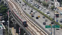 Sejalan dengan itu, LRT Jabodebek akan memasang tarif lebih terjangkau dibanding hari normal, mulai dari Rp 5.000 hingga maksimal Rp10.000. (Liputan6.com/Angga Yuniar)