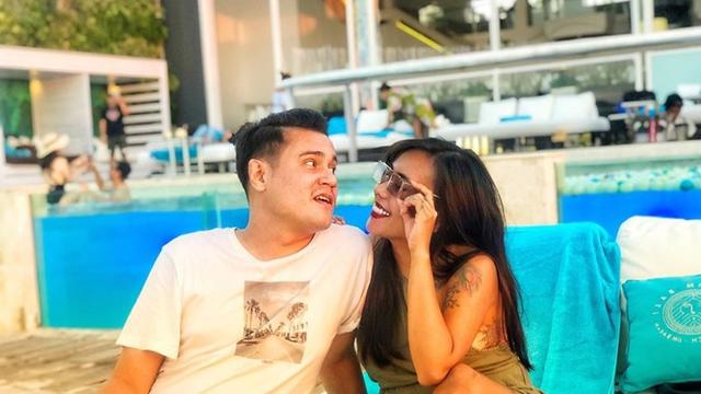 Jarang Tersorot Ini 6 Potret Bobby Joseph Dengan Kekasih Hot Liputan6 Com