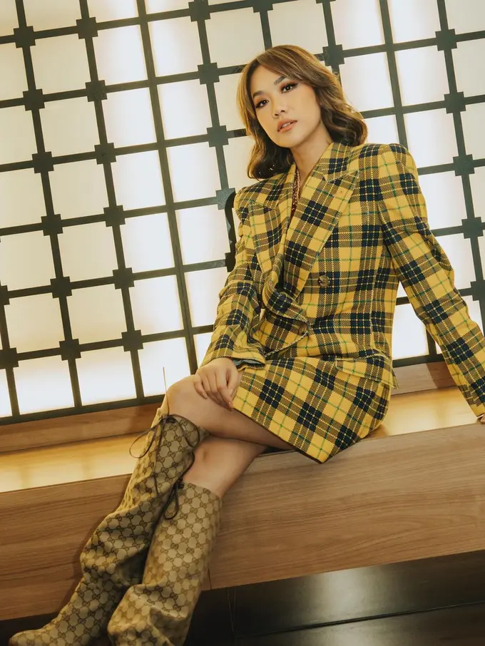 6 Gaya Bunga Citra Lestari dengan Outfit Mahal Saat Jadi Juri, Kenakan Dior Sampai Gucci