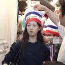 Fashion Casual Go Youn Jung dengan Make Up Natural di Paris