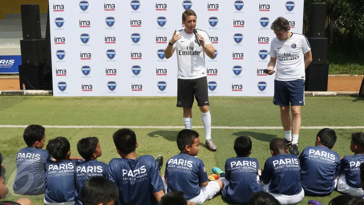 20160403-Pelatih Paris Saint-Germain Adakan Training Camp untuk Anak-Anak di Jakarta dan Palembang