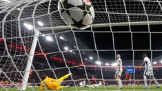 Gawang Inter Milan akhirnya jebol di Liga Champions. Tembok kukuh itu akhirnya runtuh oleh Bayer Leverkusen dalam matchday 6, Rabu dini hari WIB (11/12/2024). (AP Photo/Martin Meissner)