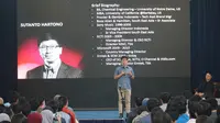 Managing Director of PT Elang Mahkota Teknologi (Emtek), Tbk Sutanto Hartono memberikan kuliah umum kepada ratusan mahasiswa ITB, Rabu (4/9/2019). (Liputan6.com/Huyogo Simbolon)