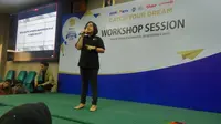 HRD Emtek, Yuliana Dewi yang akrab disapa Uwie, berbagi tips mengelola empat kecerdasan yang dimiliki manusia untuk menghadapi persaingan kerja era digital di EGTC 2019. (Liputan6.com/ Switzy Sabandar)