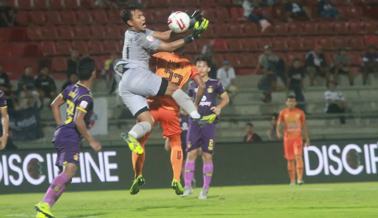 Keberhasilan Persik Kediri terbilang istimewa karena secara beruntun pada tahun lalu mereka juga berhasil promosi dari Liga 3 ke Liga 2. (Bola.com/Gatot Susetyo)