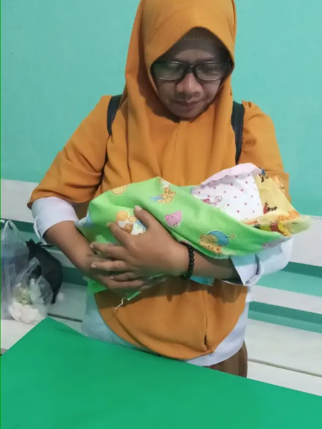 Kasus pembuangan bayi kembali terjadi di Gorontalo. Seorang bayi perempuan cantik selamat meski dibuang di selokan. (Foto: Liputan6.com/Arfandi Ibrahim).