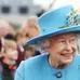Ratu Elizabeth II adalah Ratu monarki konstitusional dari 16 negara berdaulat.