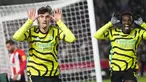 Gelandang Arsenal Kai Havertz (kiri) berselebrasi setelah mencetak gol pembuka untuk timnya ke gawang Brentford pada pekan ke-13 Premier League 2023/2024, di Gtech Community Stadium, Minggu (26/11/2023) dini hari WIB. (AP Photo/Kirsty Wigglesworth)