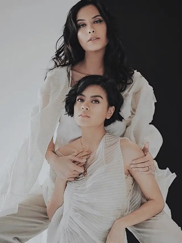 Ibu dan Anak Seleb (Sophia Latjuba dan Eva Celia)